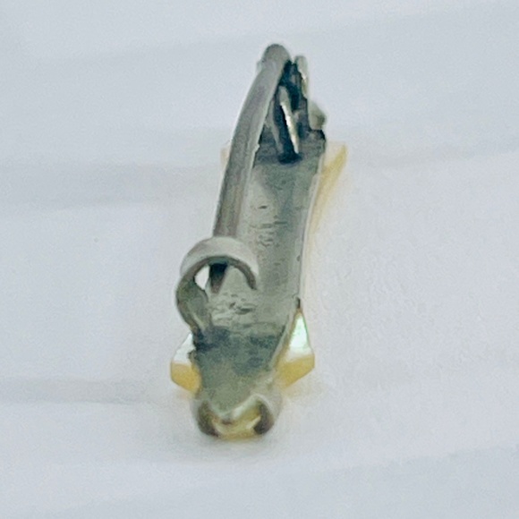 Victorian Carved Mother Of Pearl Hand Antique Pin C Hook Clasp Pin MINT 1.25". - Picture 7 of 11